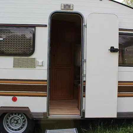 Woodmood Caravan Experience Hotel *